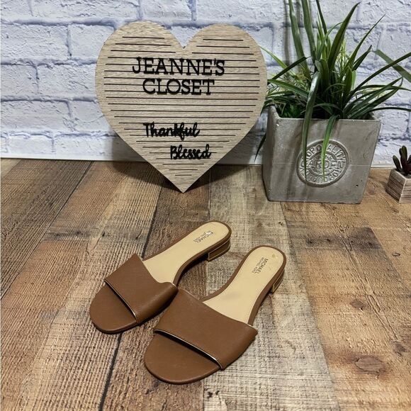 Michael Kors saffiano leather sandals - Picture 1 of 12